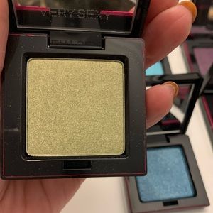 NWB Victorias Secret Silky Eyeshadow in Ravish Me